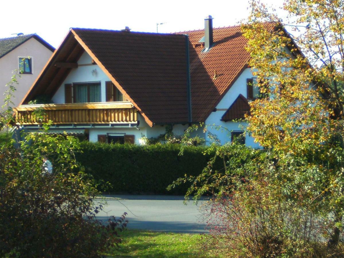 Ferienwohnung Schuetz Hirschaid Bagian luar foto